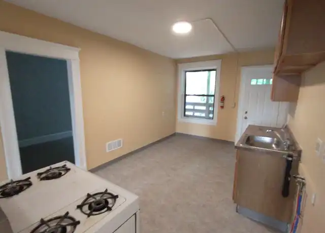 Property at 1435 Dwight St Unit 1451-2L, Holyoke, MA, 01040, 2 beds, 1 bath, [object Object]