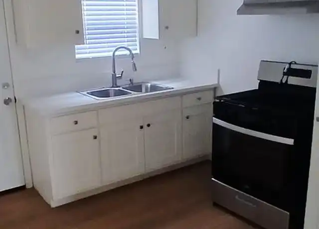 Property at 837 W 95th St Unit 841 1/2, Los Angeles, CA, 90044, 1 bed, 1 bath, [object Object]