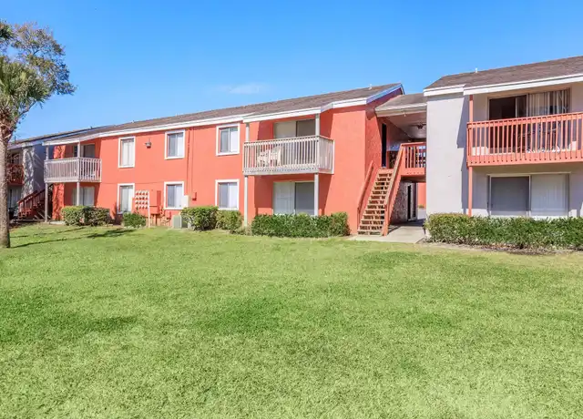 Property at Crown Pointe Apartments - 4102 Oak Knoll Ct, Tampa, FL, 33610, 1 bed, 1 bath, [object Object]