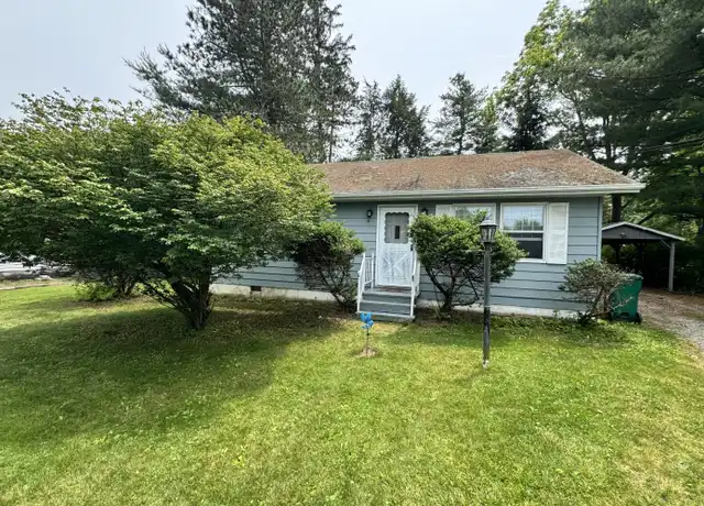 Property at 17 Oakland Ave, East Stroudsburg, PA, 18301, 2 beds, 1 bath, [object Object]