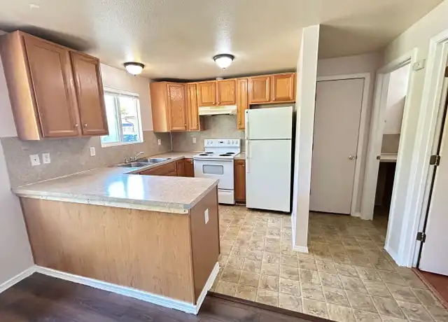 Property at 758 Woodford Ave N Unit 4, Kent, WA, 98031, 1 bed, 1 bath, [object Object]