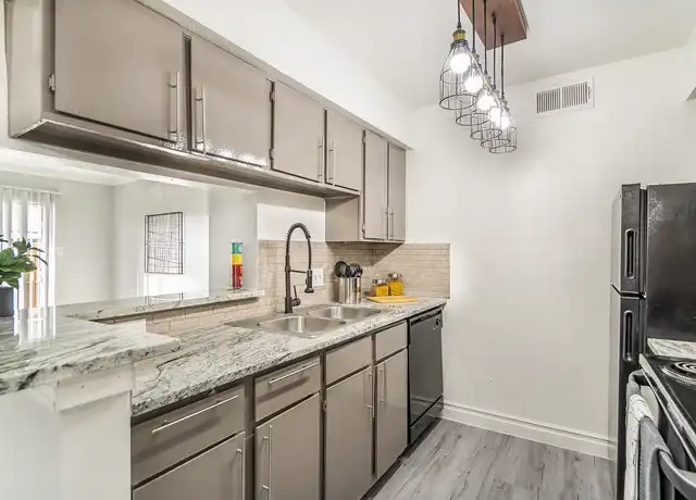 Property at Villa Luna Apartments - 2600 Westridge St, Houston, TX, 77054, 1-2 bed, 1-2 bath, [object Object]