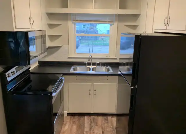 Property at 2020 S Cotner Blvd, Lincoln, NE, 68506, 2 beds, 1 bath, [object Object]