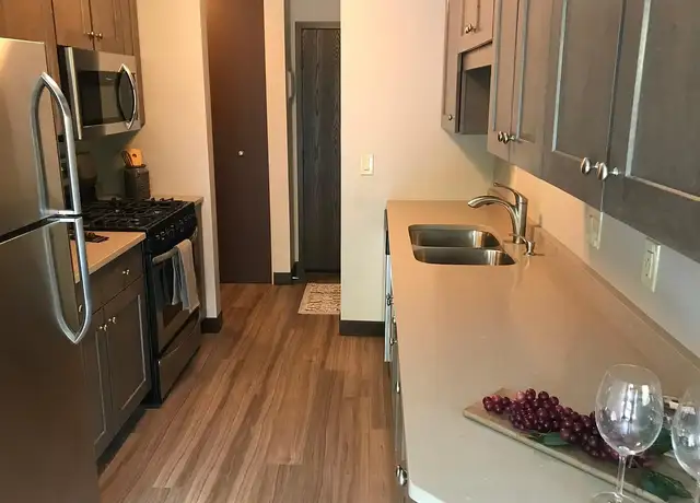 Photo of 7340 Gallagher Dr, Minneapolis, MN 55435