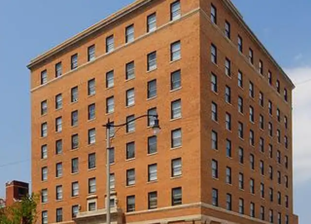 Property at 20 E 9th St Unit 906, Shawnee, OK, 74801, 2 beds, 1 bath, [object Object]