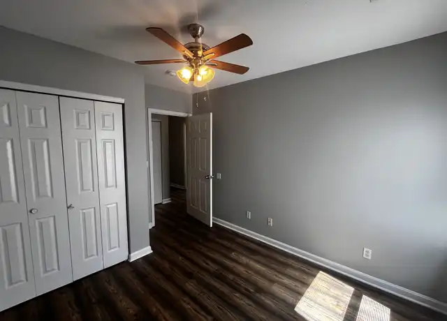 Property at 3600 Hillcross Dr, Louisville, KY, 40229, 2 beds, 1 bath, [object Object]