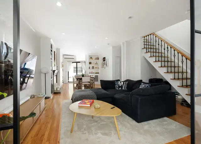 Property at 2 Bedford St Unit 1, New York, NY, 10014, 2 beds, 2.5 baths, [object Object]