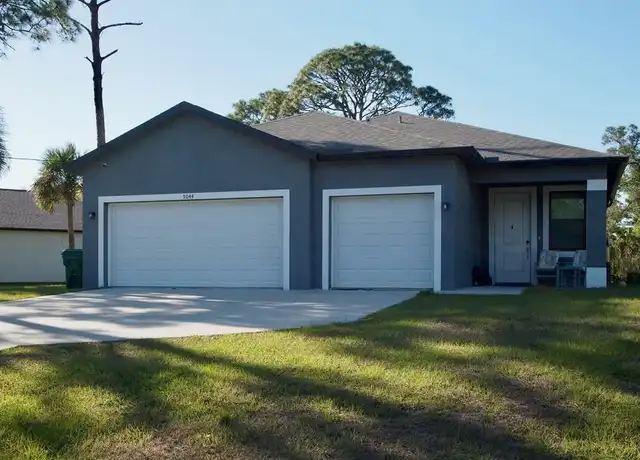 Property at 5044 NE Tradewinds Cir, Labelle, FL, 33935, 3 beds, 2 baths, [object Object]