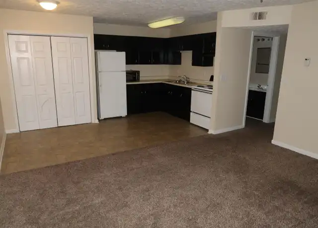 Property at 4111 Blue Lick Ct Unit 5, Louisville, KY, 40229, 3 beds, 2 baths, [object Object]