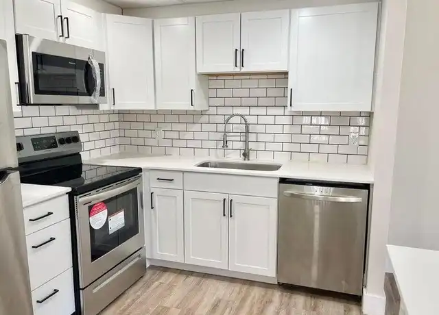 Property at 95 Saxony B, Delray Beach, FL, 33446, 1 bed, 1.5 baths, [object Object]