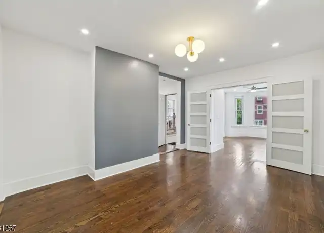 Property at 86 Maple Ave Unit 1, Montclair, NJ, 07042, 1 bed, 1 bath, [object Object]