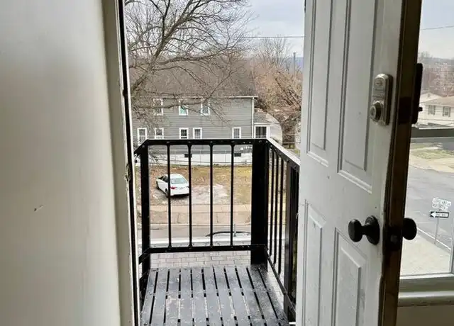 Property at 469 Northampton St Unit 5, Kingston, PA, 18704, 1 bed, 1 bath, [object Object]