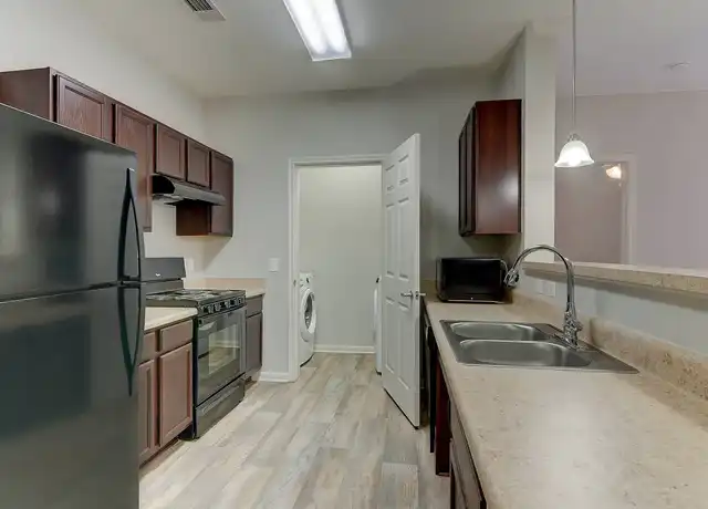 Property at Heights at Converse - 7855 Kitty Hawk Rd, Converse, TX, 78109, 1 bed, 1 bath, [object Object]