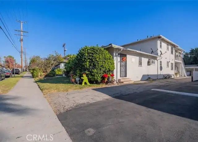 Property at 5654 Kester Ave Unit 4, Sherman Oaks, CA, 91411, 2 beds, 1 bath, [object Object]