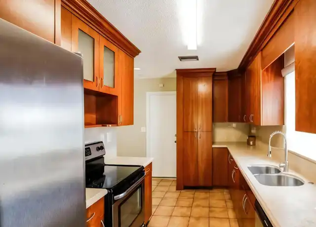 Property at 2301 NW 102nd Way, Pembroke Pines, FL, 33026, 3 beds, 2 baths, [object Object]