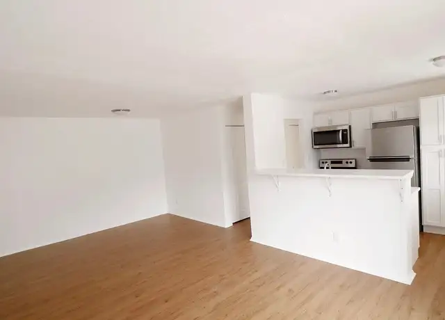 Photo of 11118 Detroit Ave, Cleveland, OH 44102