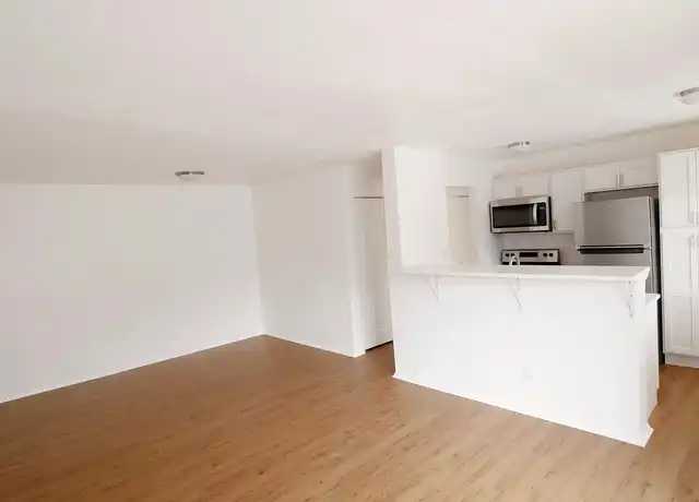 Property at Norwood Place - 11118 Detroit Ave, Cleveland, OH, 44102, 1-2 bed, 1 bath, [object Object]