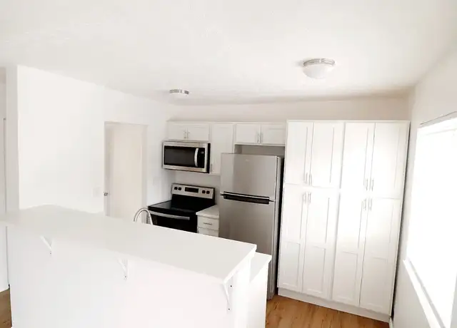 Photo of 11118 Detroit Ave, Cleveland, OH 44102