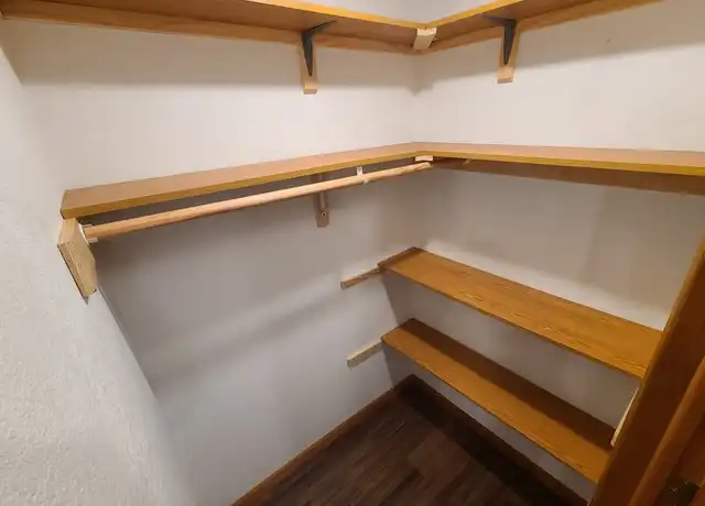 Property at 204 Main St W Unit 203, Ashland, WI, 54806, 2 beds, 1 bath, [object Object]