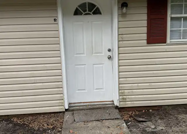 Property at 1608 Iola Dr Unit B, Valdosta, GA, 31602, 3 beds, 2 baths, [object Object]