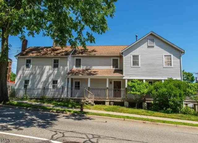 Property at 820 Bloomfield Ave Unit 2, Verona, NJ, 07044, 2 beds, 1.5 baths, [object Object]