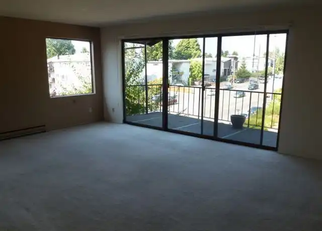 Property at 23) 11254 Greenwood - 11254 Greenwood Ave N, Seattle, WA, 98133, 1-2 bed, 1-2 bath, [object Object]