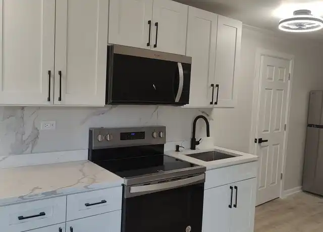 Property at 3038 W 40th St Unit 3rd, Chicago, IL, 60632, 1 bed, 1 bath, [object Object]