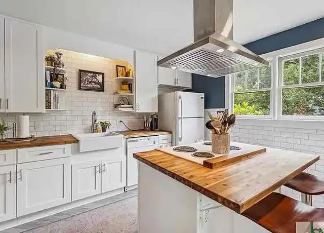 Property at 312 Lawton Ave, Savannah, GA, 31404, 3 beds, 1 bath, [object Object]