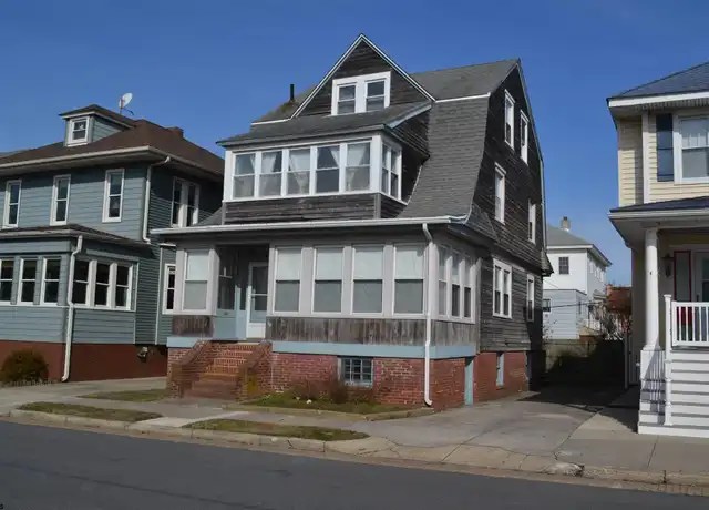 Property at 19 S Surrey Ave, Ventnor City, NJ, 08406, 6 beds, 2 baths, [object Object]