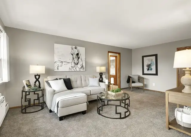 Photo of 1301 Minnetoga Ter, Minnetonka, MN 55343