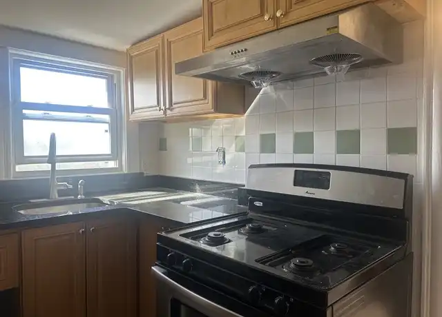 Property at 99 E Squantum St Unit 3, Quincy, MA, 02171, 2 beds, 1 bath, [object Object]