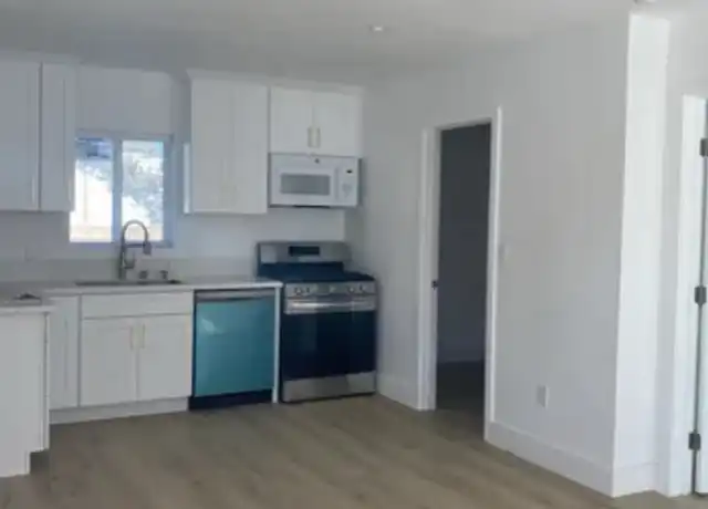 Property at 10900 Lillian Ln Unit A, South Gate, CA, 90280, 1 bed, 1 bath, [object Object]