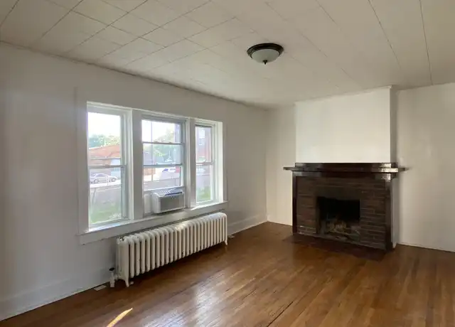 Property at 619 S 5th St, Springfield, IL, 62703, 2 beds, 1 bath, [object Object]