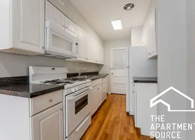 Property at 6535 N Mozart St Unit 1R, Chicago, IL, 60645, 2 beds, 1 bath, [object Object]