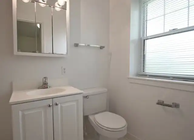 Property at 270 Independence Dr Unit 1LRG, Chestnut Hill, MA, 02467, 1 bed, 1 bath, [object Object]