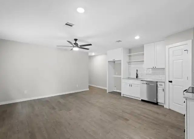Property at 6121 Ridgemont St Unit A, Houston, TX, 77087, 2 beds, 2 baths, [object Object]