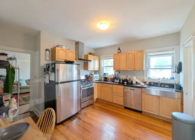 Property at 41 Belknap St Unit 3, Somerville, MA, 02144, 3 beds, 1 bath, [object Object]