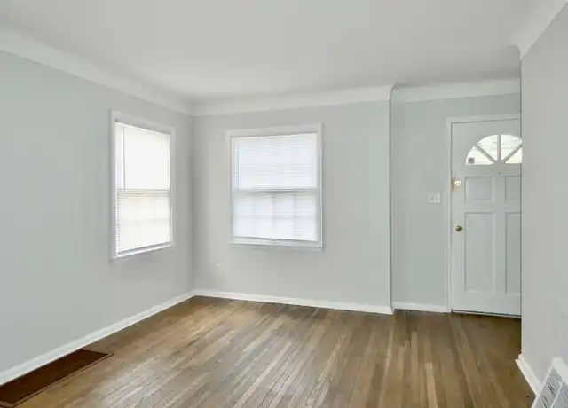 Property at 2211 W Sylvania Ave, Toledo, OH, 43613, 2 beds, 1 bath, [object Object]