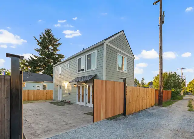 Property at 8136 18th Ave SW Unit B, Seattle, WA, 98106, 2 beds, 1.5 baths, [object Object]