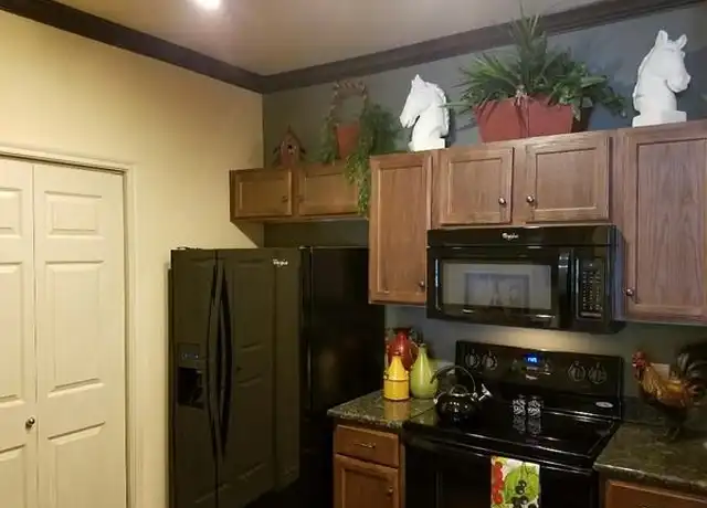 Property at 200 W John Carpenter Fwy, Irving, TX, 75038, 1 bed, 1 bath, [object Object]