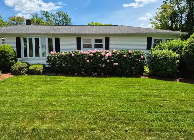 Property at 585 Burncoat St Unit 1, Worcester, MA, 01606, 3 beds, 1.5 baths, [object Object]