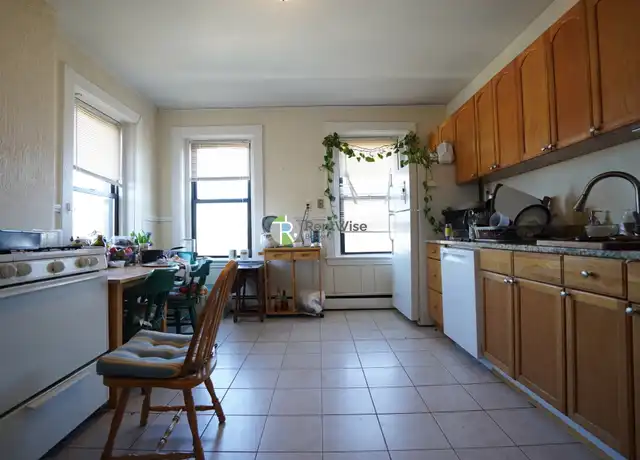 Property at 109 Windsor St Unit 8, Cambridge, MA, 02139, 3 beds, 1 bath, [object Object]