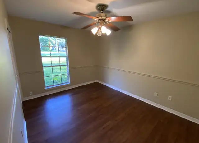 Property at 104 Lynn St, Spanish Fort, AL, 36527, 4 beds, 3 baths, [object Object]