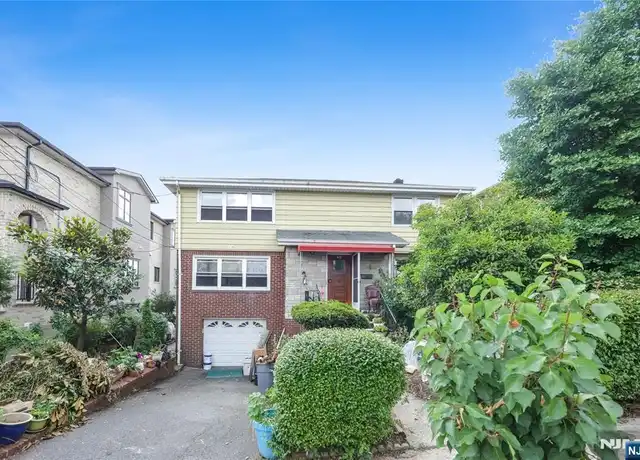 Property at 114 E Edsall Ave Unit 2nd Floor, Palisades Park, NJ, 07650, 2 beds, 1 bath, [object Object]