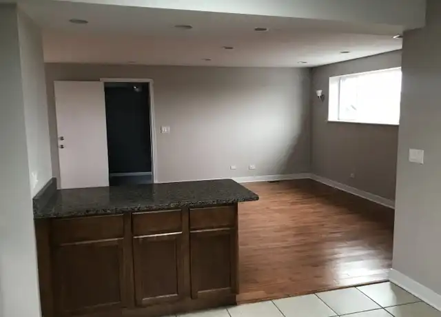 Property at 2245 W 21st St Unit 4, Chicago, IL, 60608, 2 beds, 2 baths, [object Object]