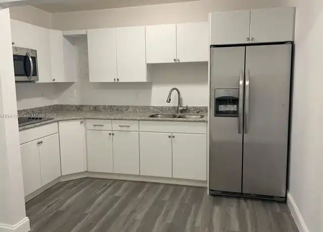 Property at 6290 SW 39th St, Miami, FL, 33155, 2 beds, 1 bath, [object Object]