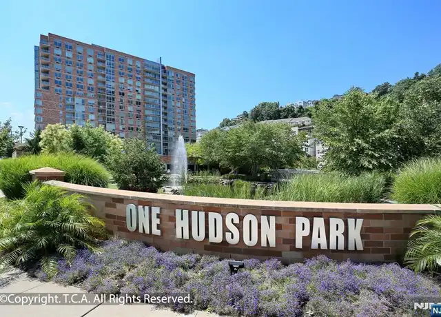 Property at 301 Hudson Park Unit 301, Edgewater, NJ, 07020, 1 bed, 1.5 baths, [object Object]