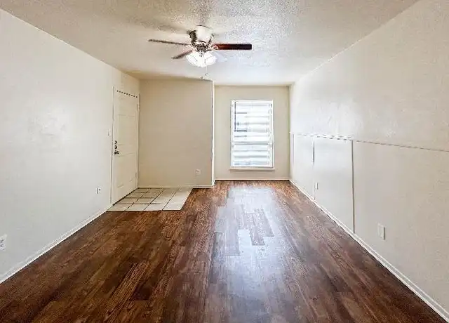 Property at 2289 W Oak St, Denton, TX, 76201, 0 beds, 1 bath, [object Object]