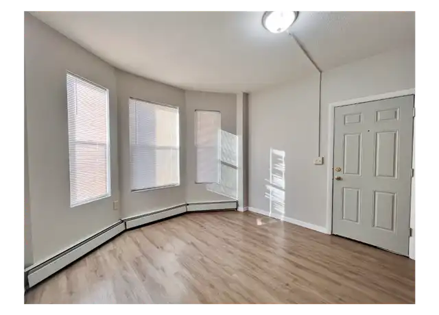 Property at 426-428 Garden St Unit 426-1, Hartford, CT, 06112, 2 beds, 1 bath, [object Object]