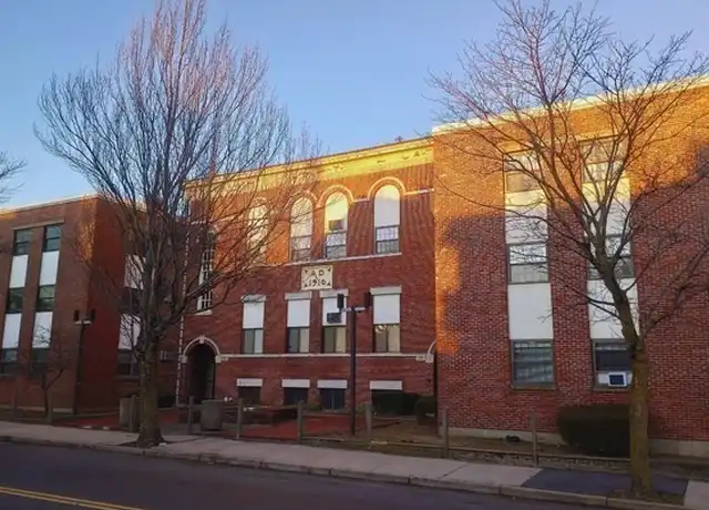 Property at 505 Chatham St Unit D, Lynn, MA, 01902, 2 beds, 1 bath, [object Object]